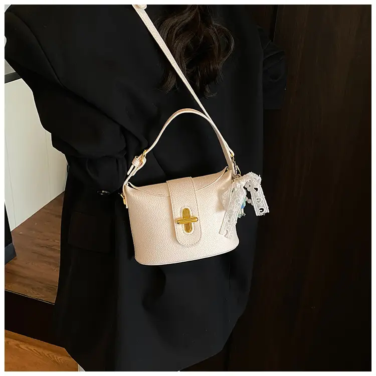 Pink Leather Shoulder Bag for Women 2025 — feature 31