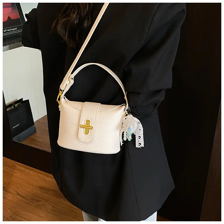 Pink Leather Shoulder Bag for Women 2025 — feature 32
