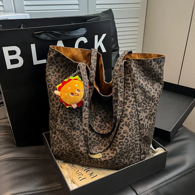 Leopard Print Women's Large Tote Bag with Cute Charm - Image 5