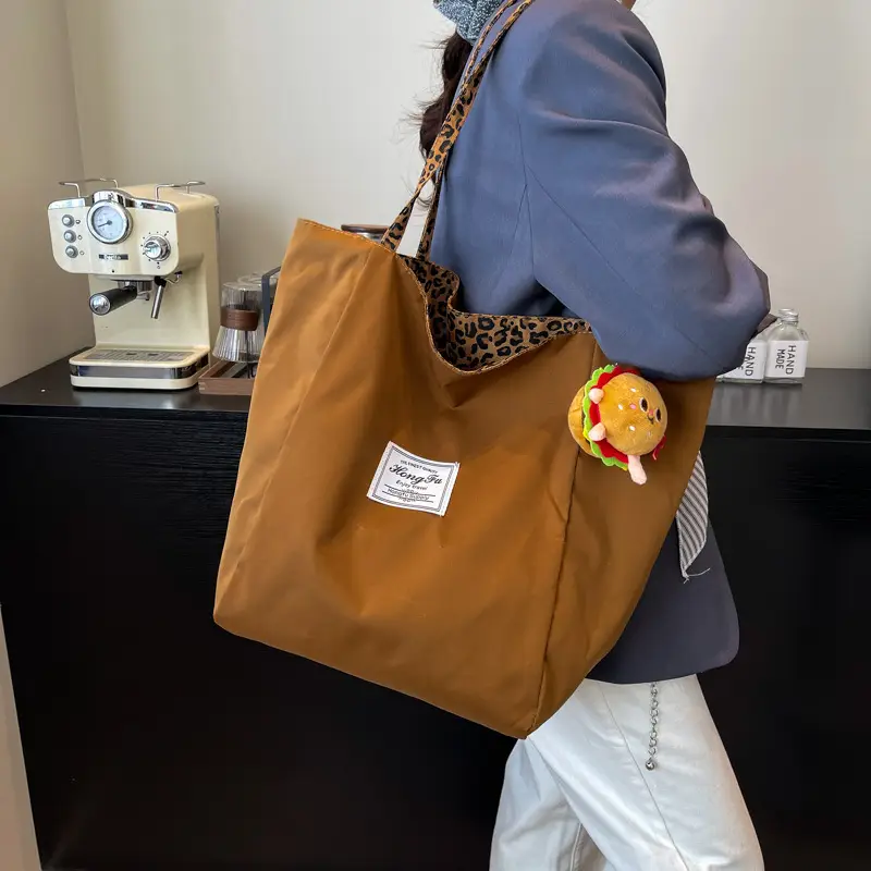 Leopard Print Women's Large Tote Bag with Cute Charm - Image 7
