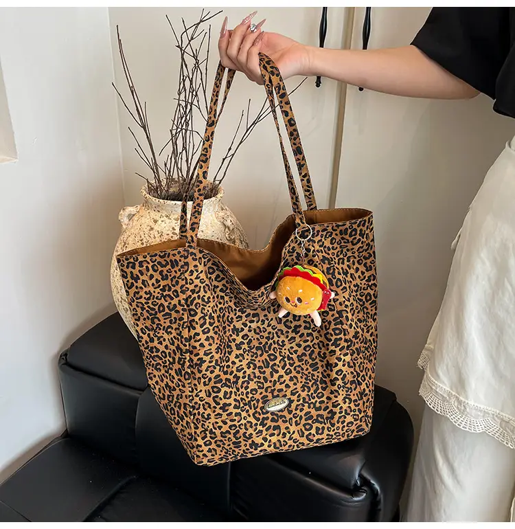Leopard Print Women's Large Tote Bag with Cute Charm — feature 8
