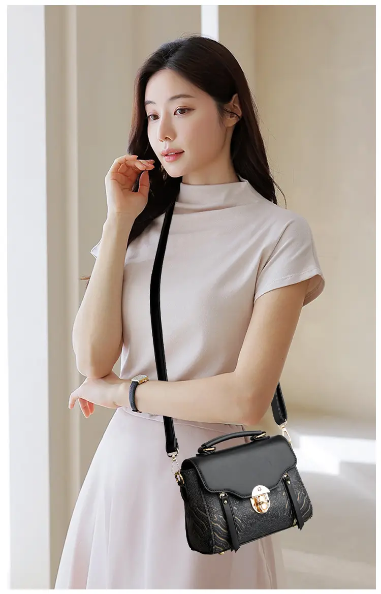 Retro Style Women's Shoulder Bag Brown Patterned Large Capacity — feature 15