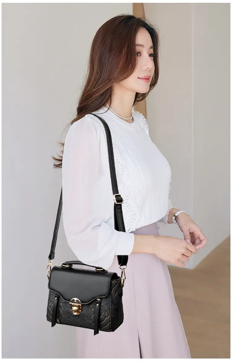 Retro Style Women's Shoulder Bag Brown Patterned Large Capacity — feature 18