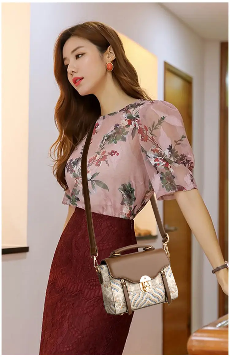Retro Style Women's Shoulder Bag Brown Patterned Large Capacity — feature 19