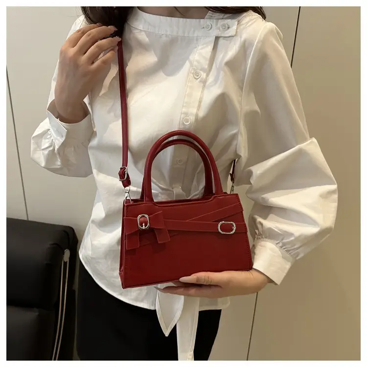Black Textured Bow Shoulder Bag for Women 2025 — feature 27