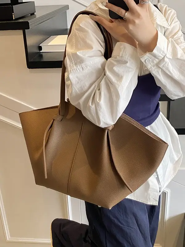 Large Capacity Women's Tan Shoulder Bag with Wings 2025 - Image 6