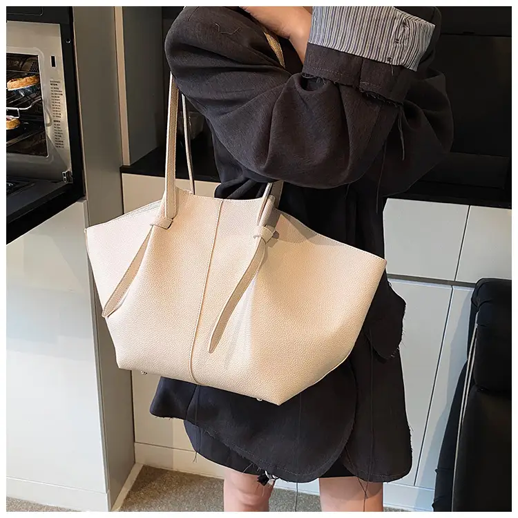 Large Capacity Women's Tan Shoulder Bag with Wings 2025 — feature 12