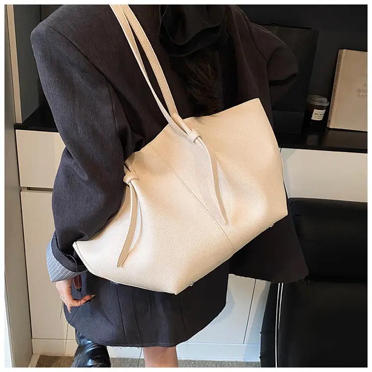 Large Capacity Women's Tan Shoulder Bag with Wings 2025 — feature 14