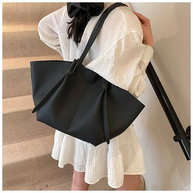 Large Capacity Women's Tan Shoulder Bag with Wings 2025 — feature 15