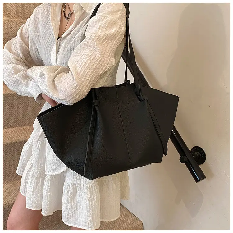 Large Capacity Women's Tan Shoulder Bag with Wings 2025 — feature 16