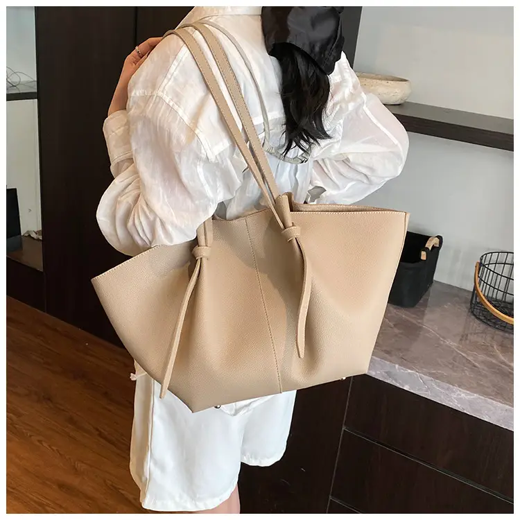 Large Capacity Women's Tan Shoulder Bag with Wings 2025 — feature 7