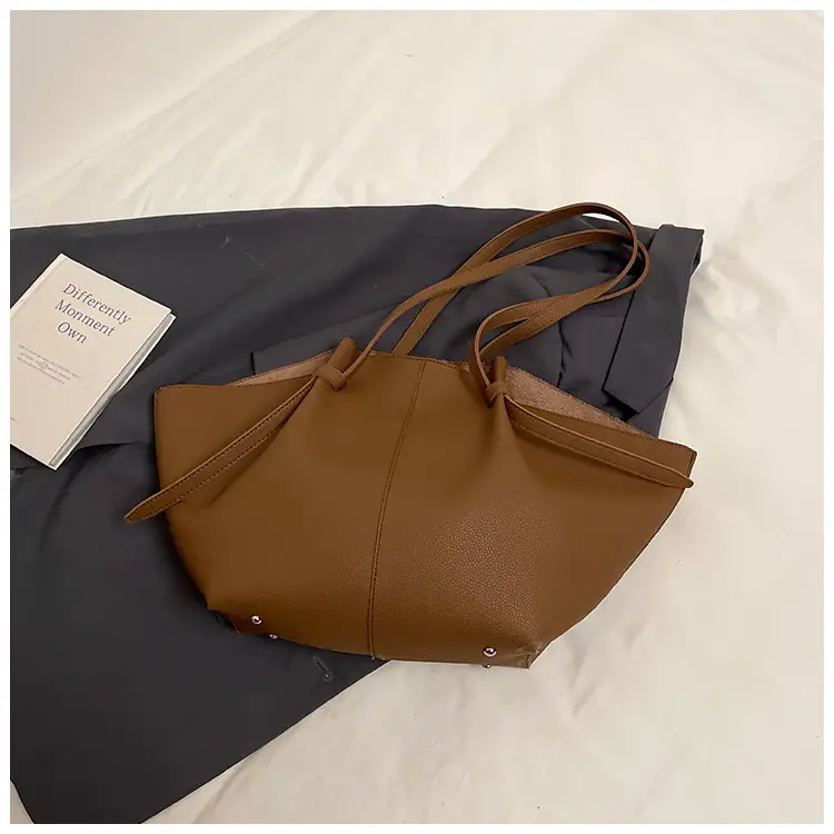 Large Capacity Women's Tan Shoulder Bag with Wings 2025 - Image 2