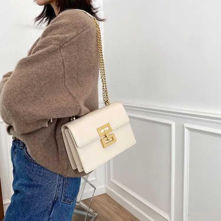 Black Gold Chain Shoulder Bag for Women — feature 14