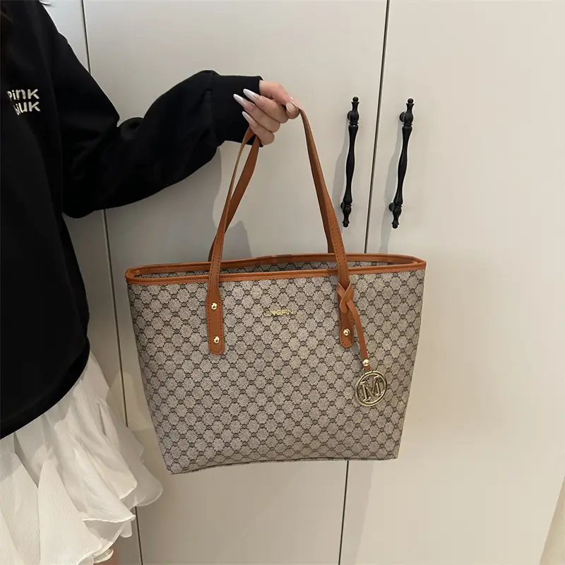 2026 Textured Shoulder Bag Large Capacity Letter Print Tote - Image 7