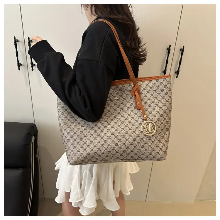 2026 Textured Shoulder Bag Large Capacity Letter Print Tote — feature 32