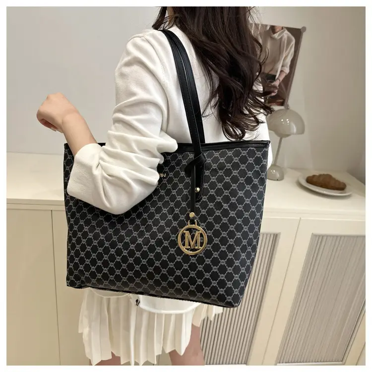 2026 Textured Shoulder Bag Large Capacity Letter Print Tote — feature 42