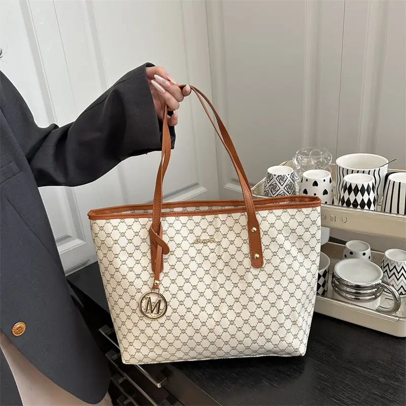 2026 Textured Shoulder Bag Large Capacity Letter Print Tote - Image 3