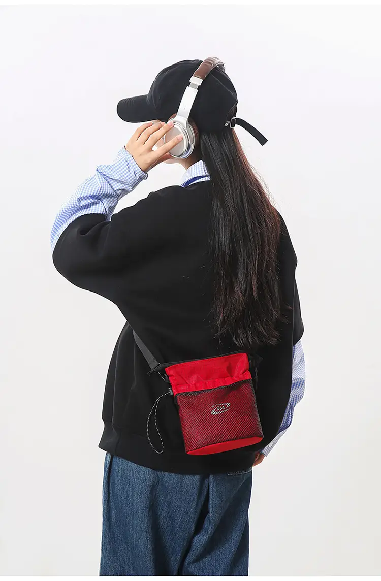 Men's Lightweight Crossbody Bag with Mesh Pocket 2025 — feature 21