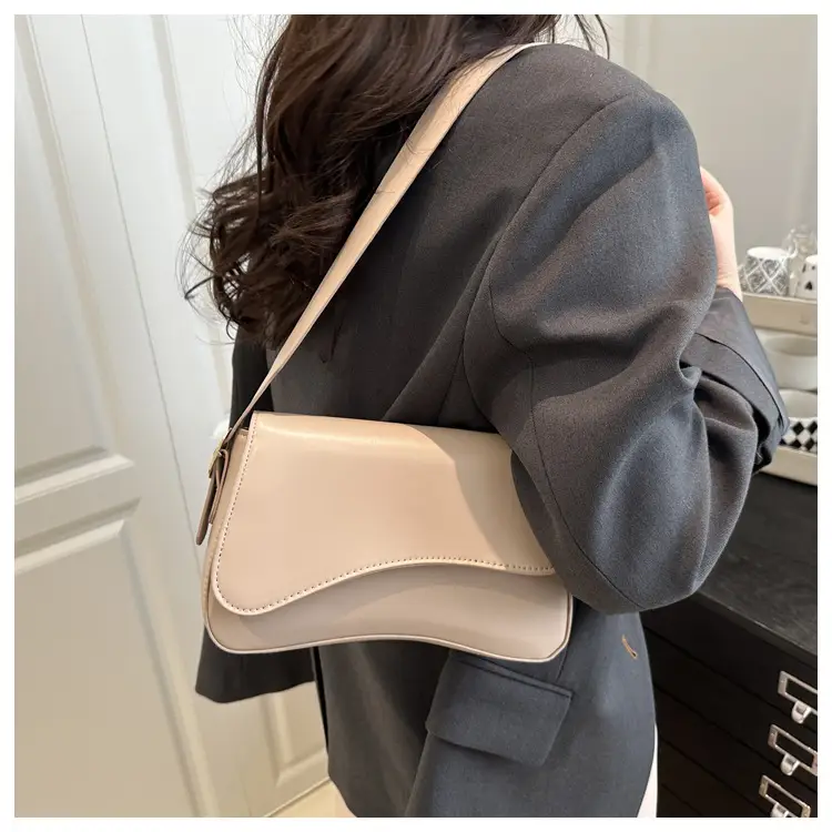 White Square Crossbody Bag for Women 2025 — feature 17