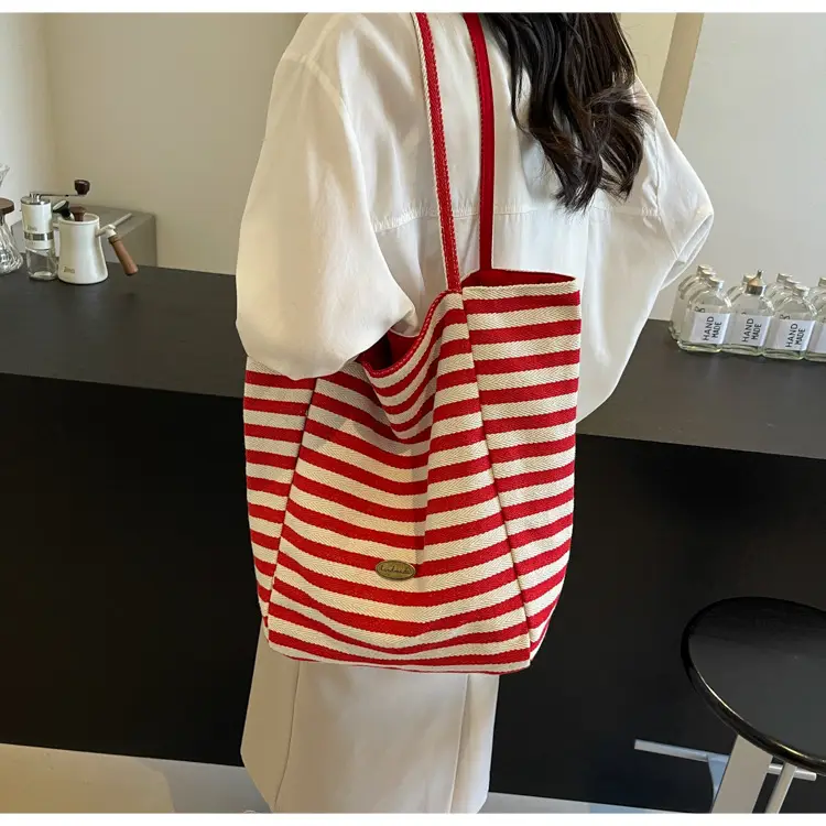 Cross-Border Striped Women's Shoulder Bag — feature 18