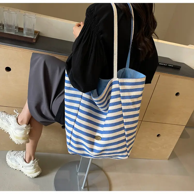 Cross-Border Striped Women's Shoulder Bag — feature 27