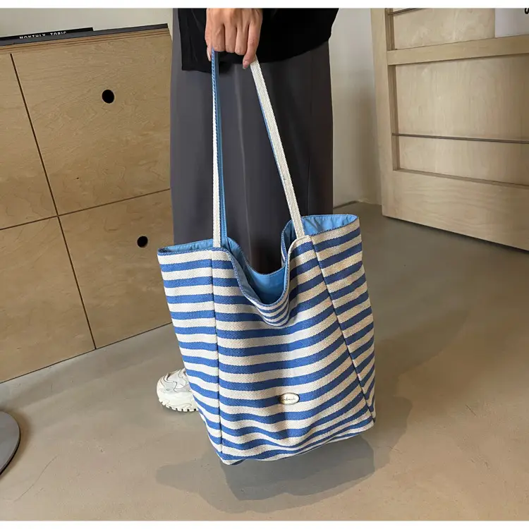 Cross-Border Striped Women's Shoulder Bag — feature 28