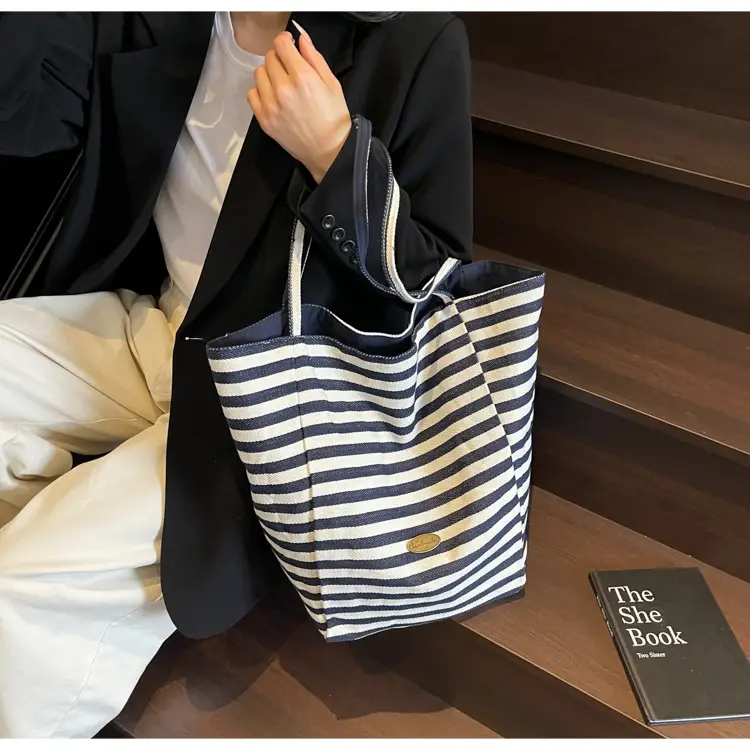Cross-Border Striped Women's Shoulder Bag — feature 35