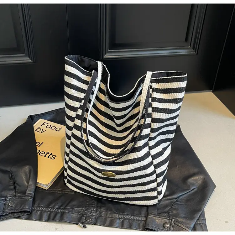 Cross-Border Striped Women's Shoulder Bag — feature 47