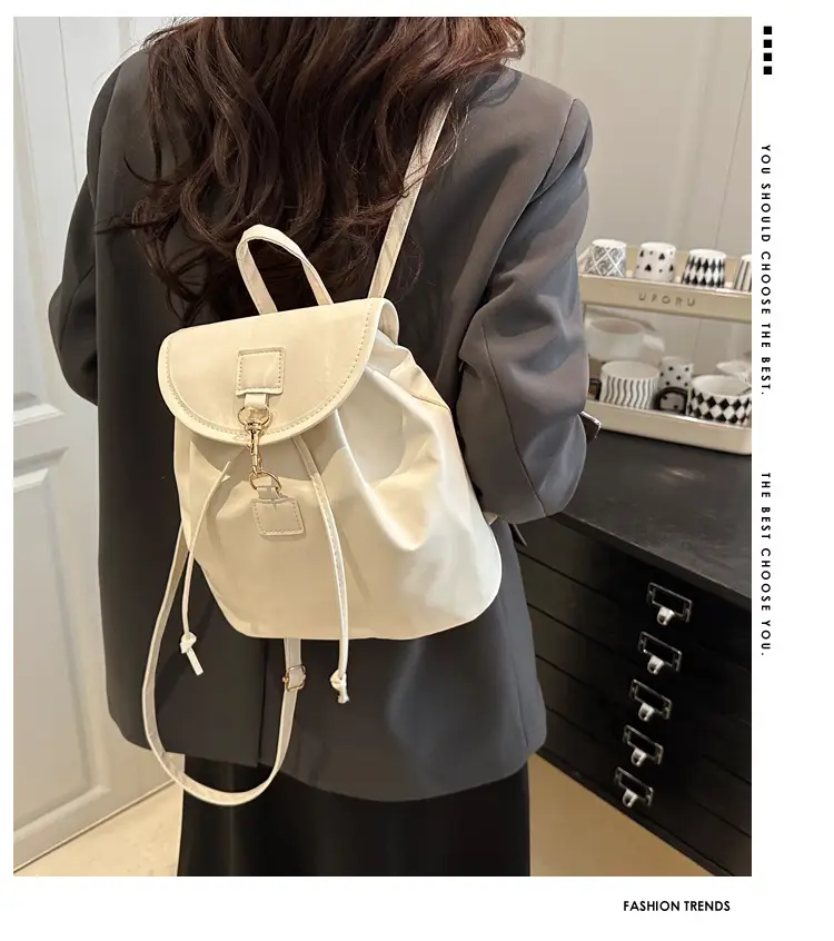 Women's Cream Large Capacity Shoulder Bag Spring Summer 2025 — feature 2