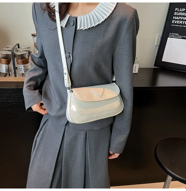 Women's White Leather Crossbody Bag 2025 Fashion Commuter — feature 11