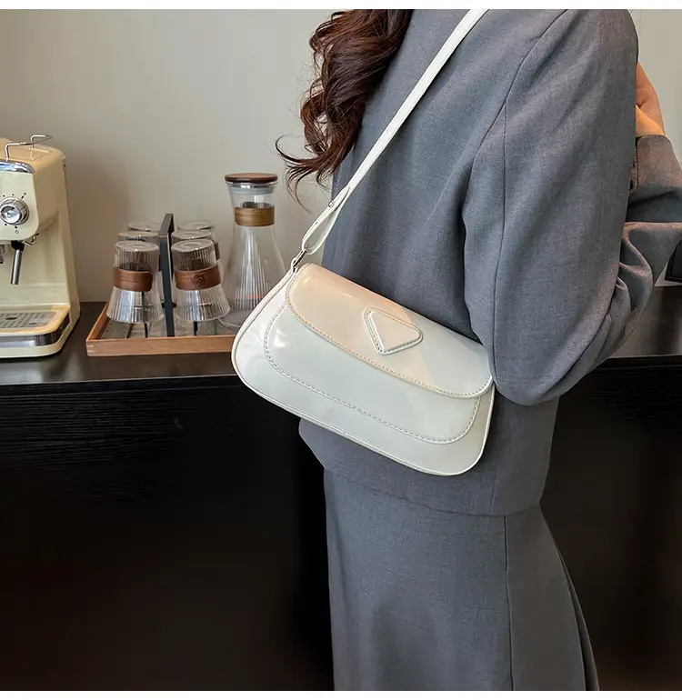 Women's White Leather Crossbody Bag 2025 Fashion Commuter — feature 12