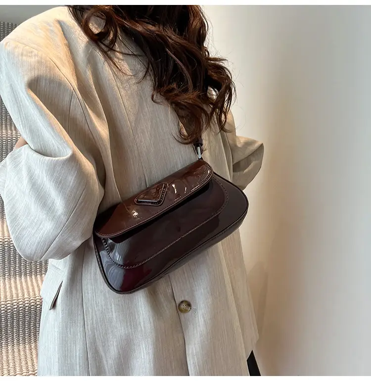 Women's White Leather Crossbody Bag 2025 Fashion Commuter — feature 14