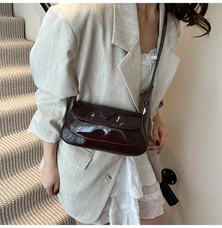 Women's White Leather Crossbody Bag 2025 Fashion Commuter — feature 15