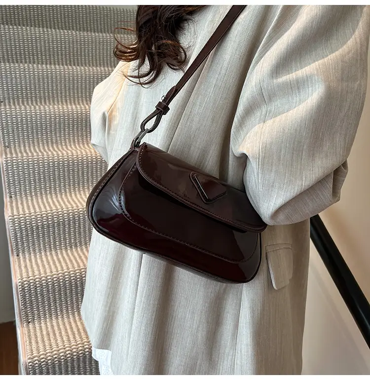 Women's White Leather Crossbody Bag 2025 Fashion Commuter — feature 16