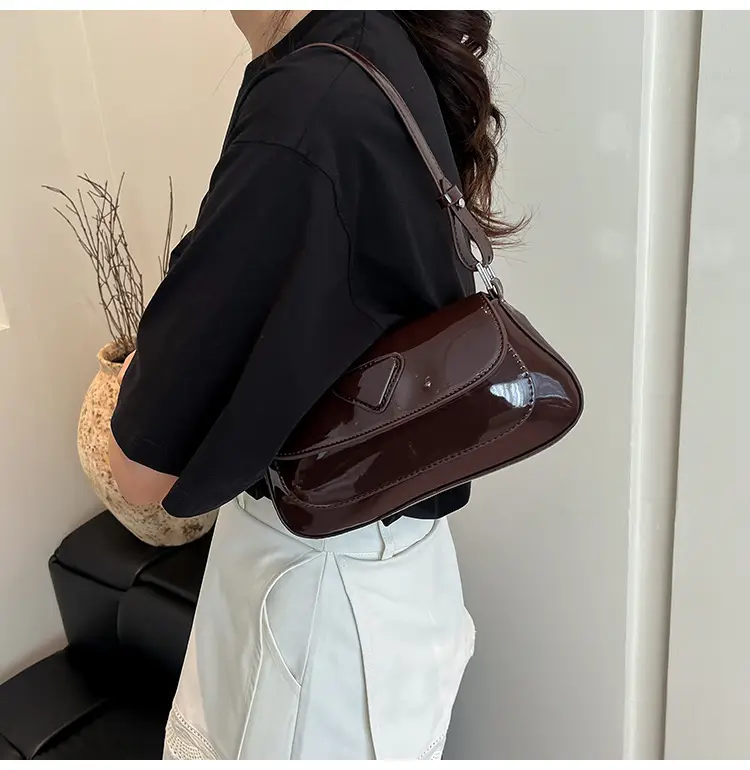 Women's White Leather Crossbody Bag 2025 Fashion Commuter — feature 17