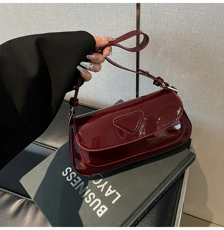 Women's White Leather Crossbody Bag 2025 Fashion Commuter — feature 24