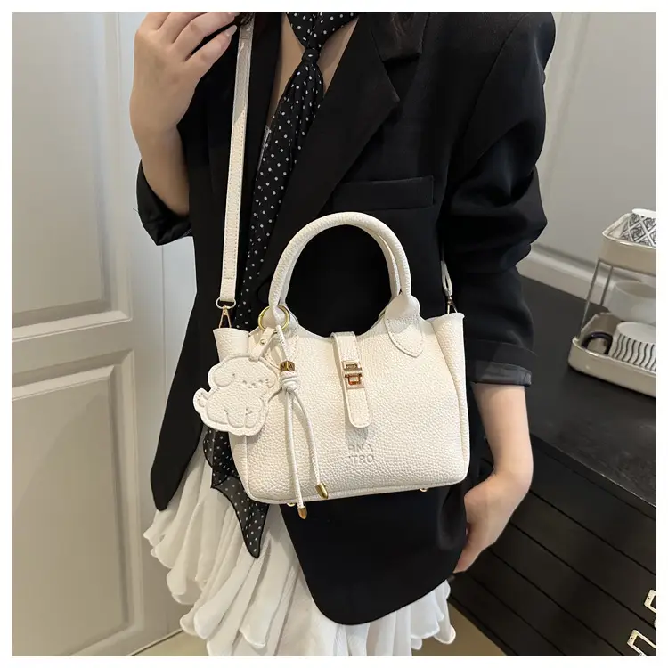 2025 Trendy Women's Handbags with Gold Plating — feature 8
