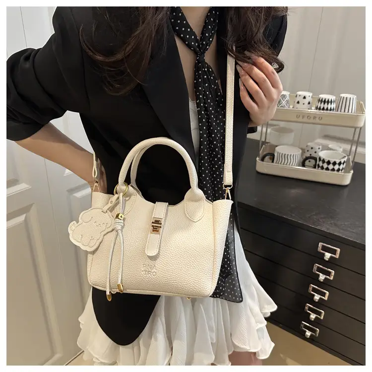 2025 Trendy Women's Handbags with Gold Plating — feature 9
