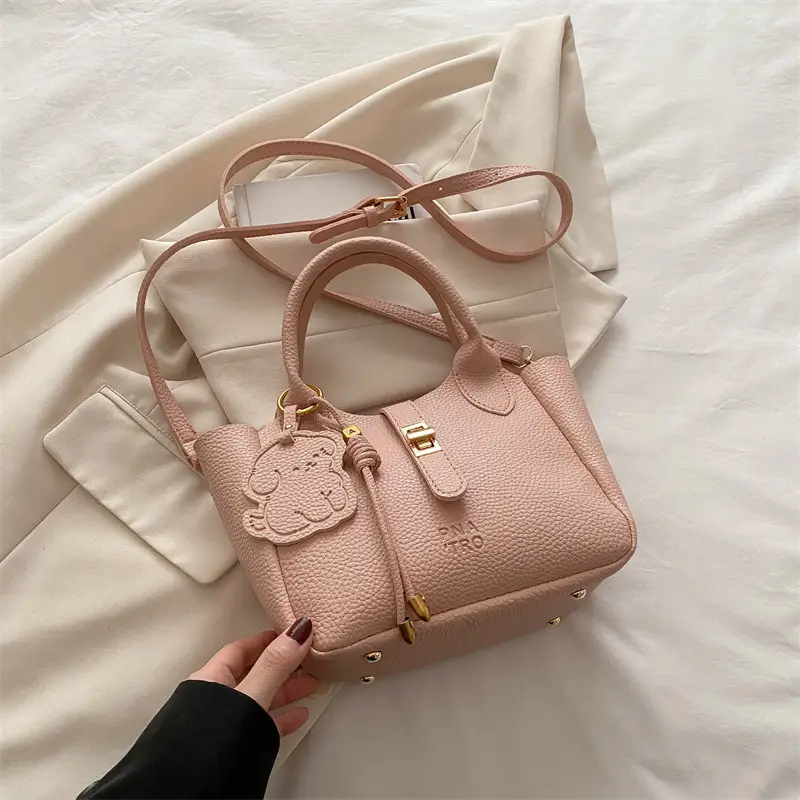 2025 Trendy Women's Handbags with Gold Plating - Image 4