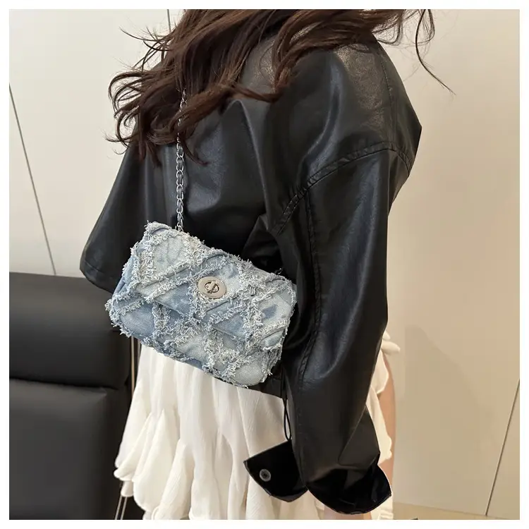 2025 Spring Shoulder Bag Denim Chain Flip Small Square — feature 12