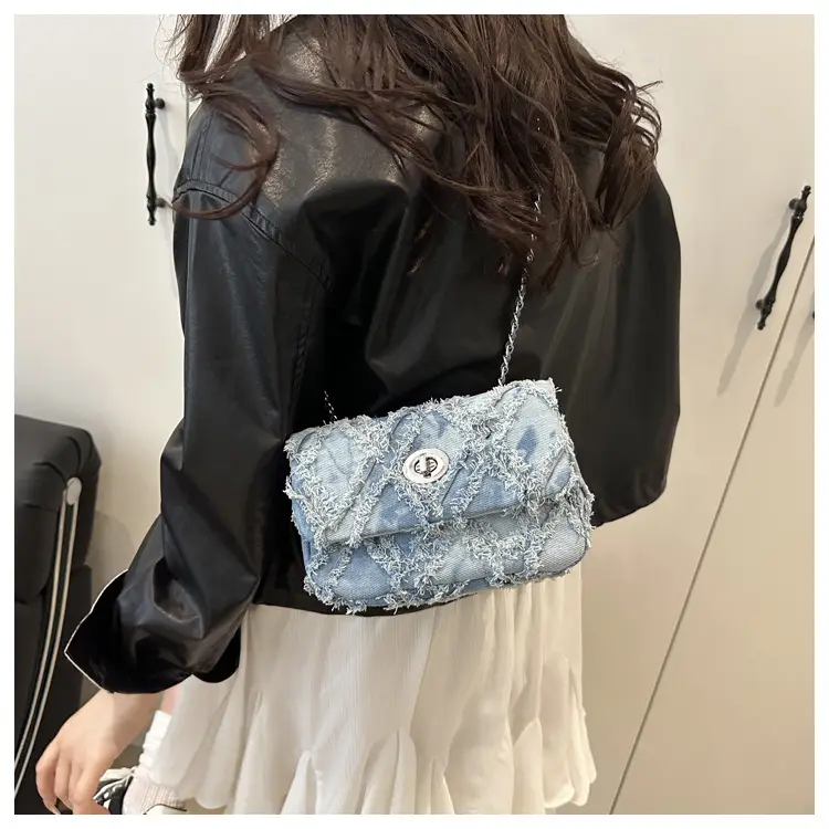 2025 Spring Shoulder Bag Denim Chain Flip Small Square — feature 14