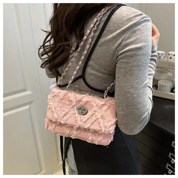 2025 Spring Shoulder Bag Denim Chain Flip Small Square — feature 8