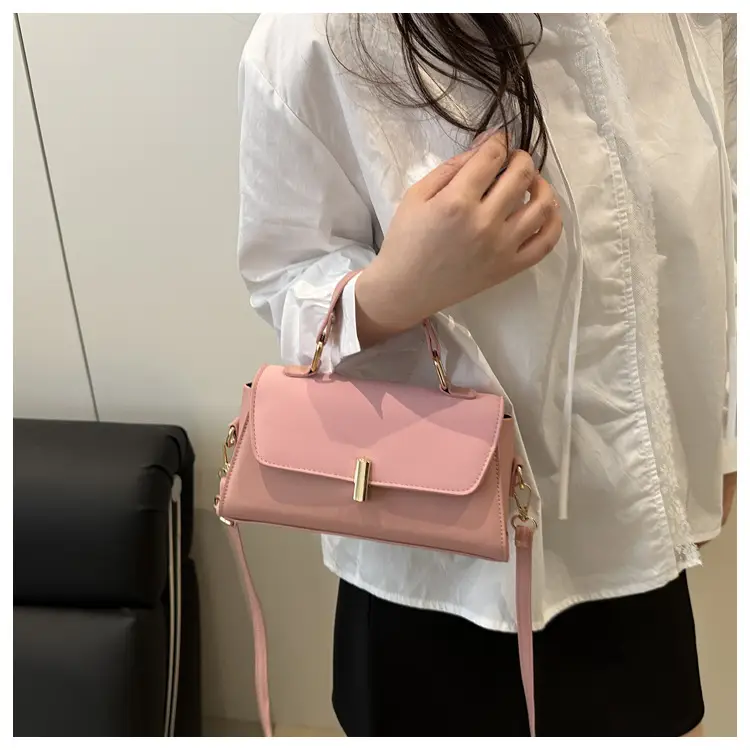 Women's Beige Leather Crossbody Bag 2025 Summer — feature 15