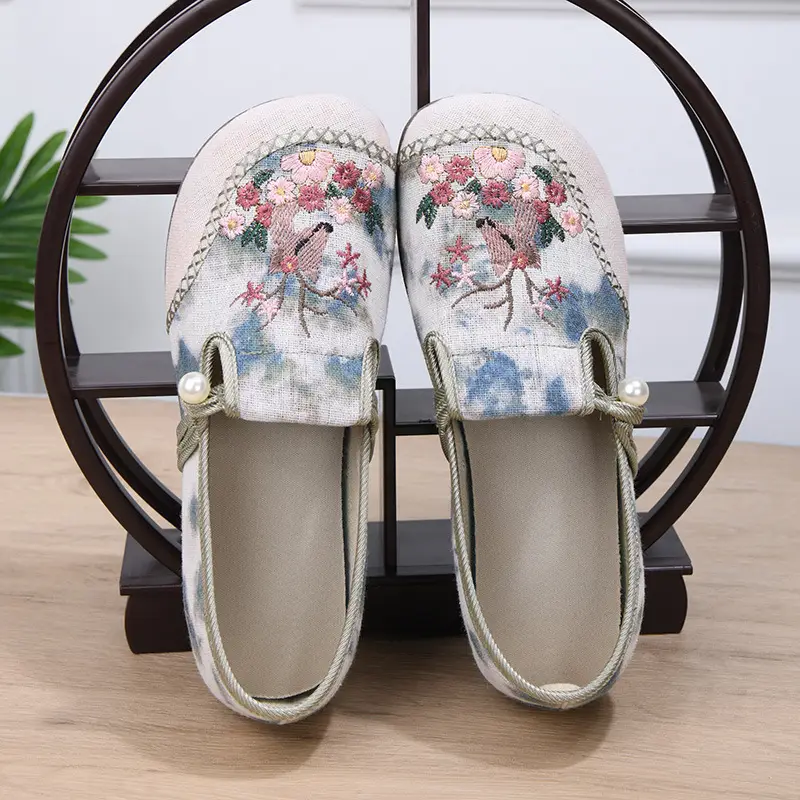 Spring 2025 New Embroidered Hanfu Shoes Old Beijing Cloth Shoes Women's Shoes Casual Ethnic Style Single-layer Shoes Breathable Mother Shoes — feature 11