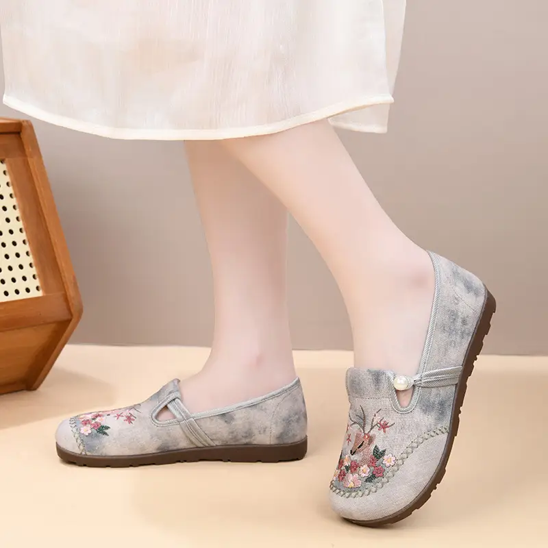 Spring 2025 New Embroidered Hanfu Shoes Old Beijing Cloth Shoes Women's Shoes Casual Ethnic Style Single-layer Shoes Breathable Mother Shoes — feature 15
