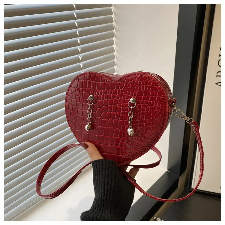 Heart Croc Leather Shoulder Bag Women's 2025 New Arrival — feature 10