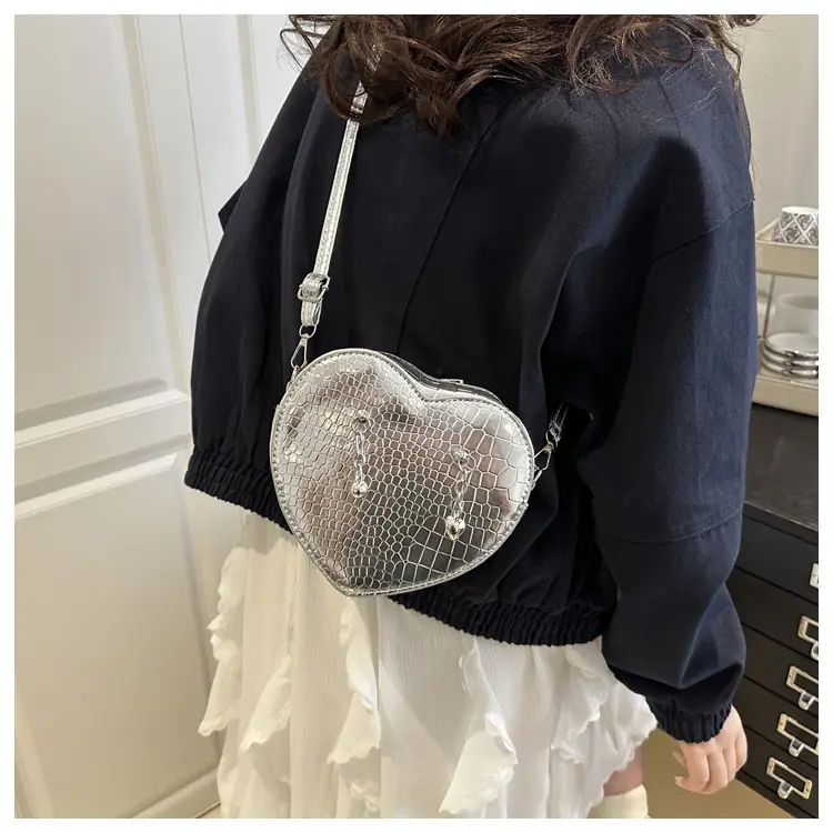 Heart Croc Leather Shoulder Bag Women's 2025 New Arrival — feature 18