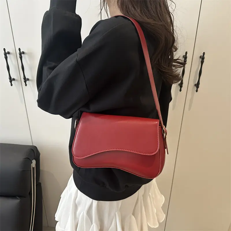 Women's Beige Crossbody Bag with Chain Strap - Image 8