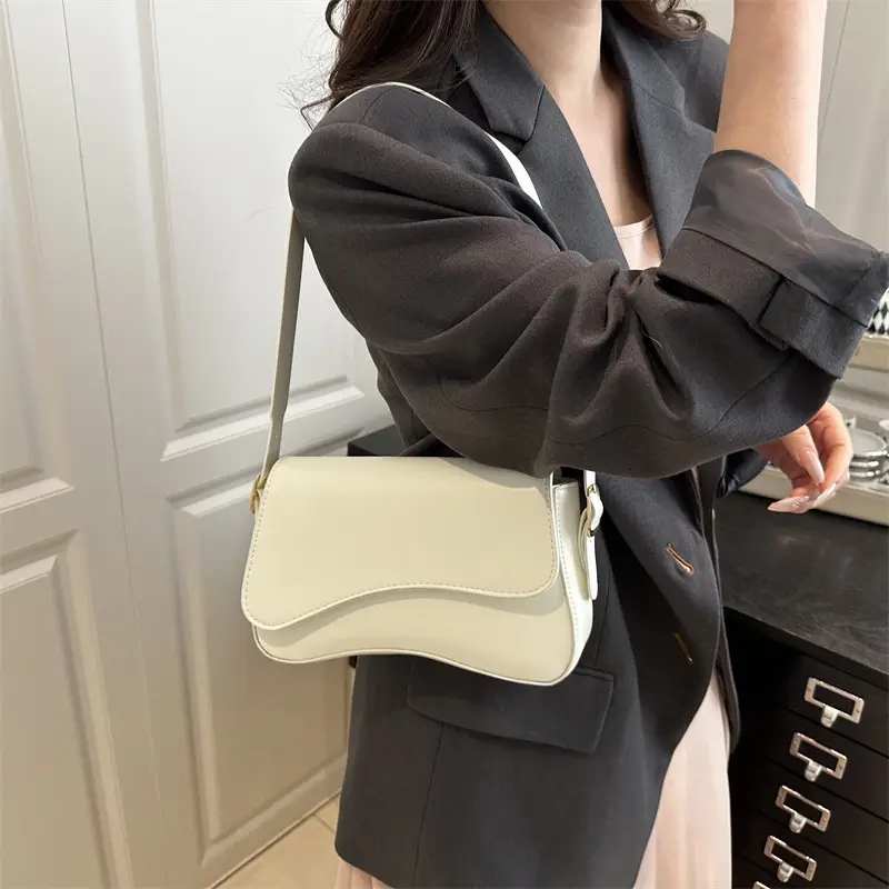 Women's Beige Crossbody Bag with Chain Strap - Image 9