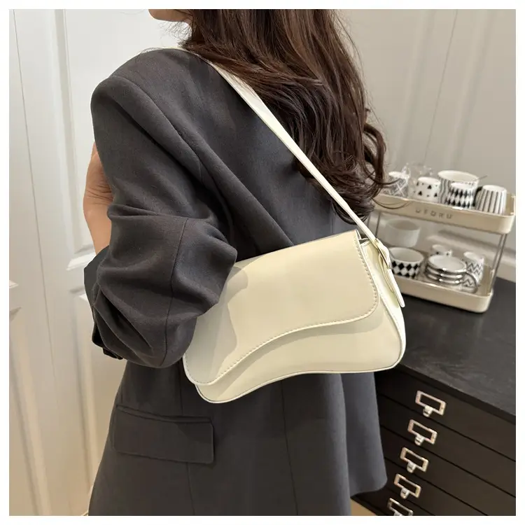 Women's Beige Crossbody Bag with Chain Strap — feature 10